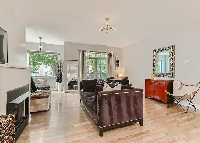 Of - 1 Bed / 2 Bath W/parking Space