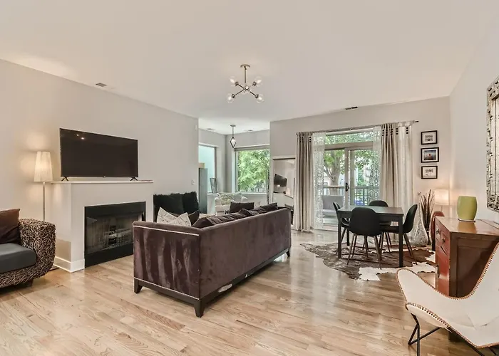Apartment Of - 1 Bed / 2 Bath W/parking Space