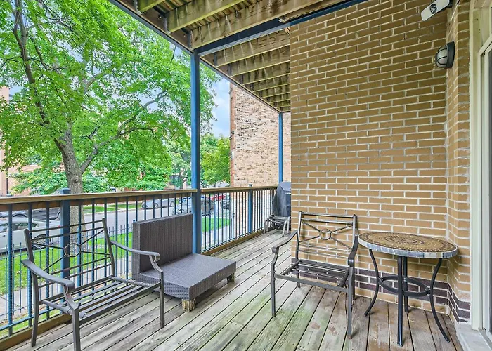Of - 1 Bed / 2 Bath W/parking Space * Chicago